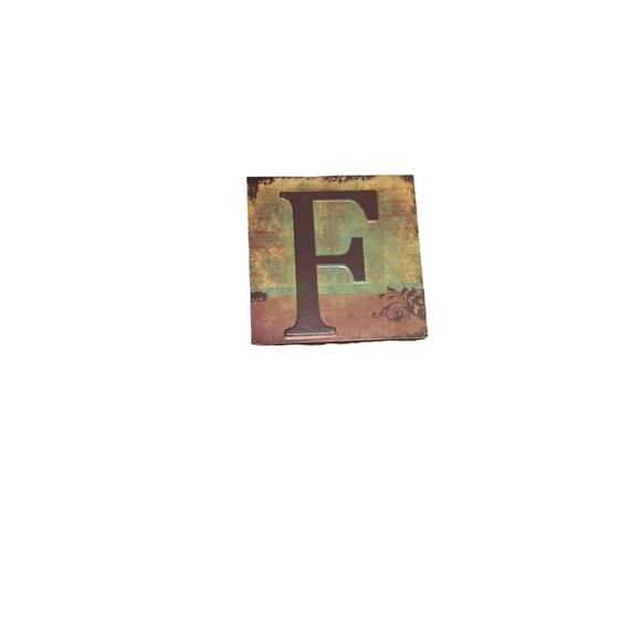 “F” Letters for Wall, Lot of 6 - Picture 5 of 7